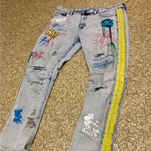 Graphic jeans